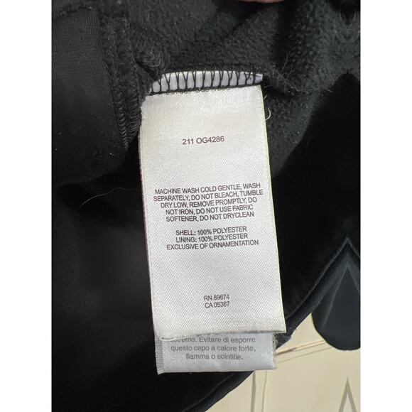 Mountain Hardwear youth medium black jacket - Picture 4 of 4